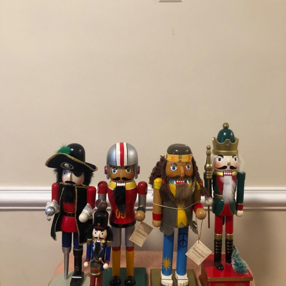 Nutcracker - Picture 3 of 6